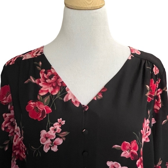 Lane Bryant Pink & Black Floral V-Neck Top Size 18 - Picture 5 of 11